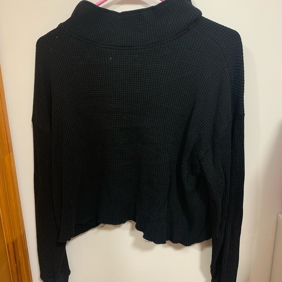 HOLLISTER ZIP UP CREWNECK - Picture 2 of 3